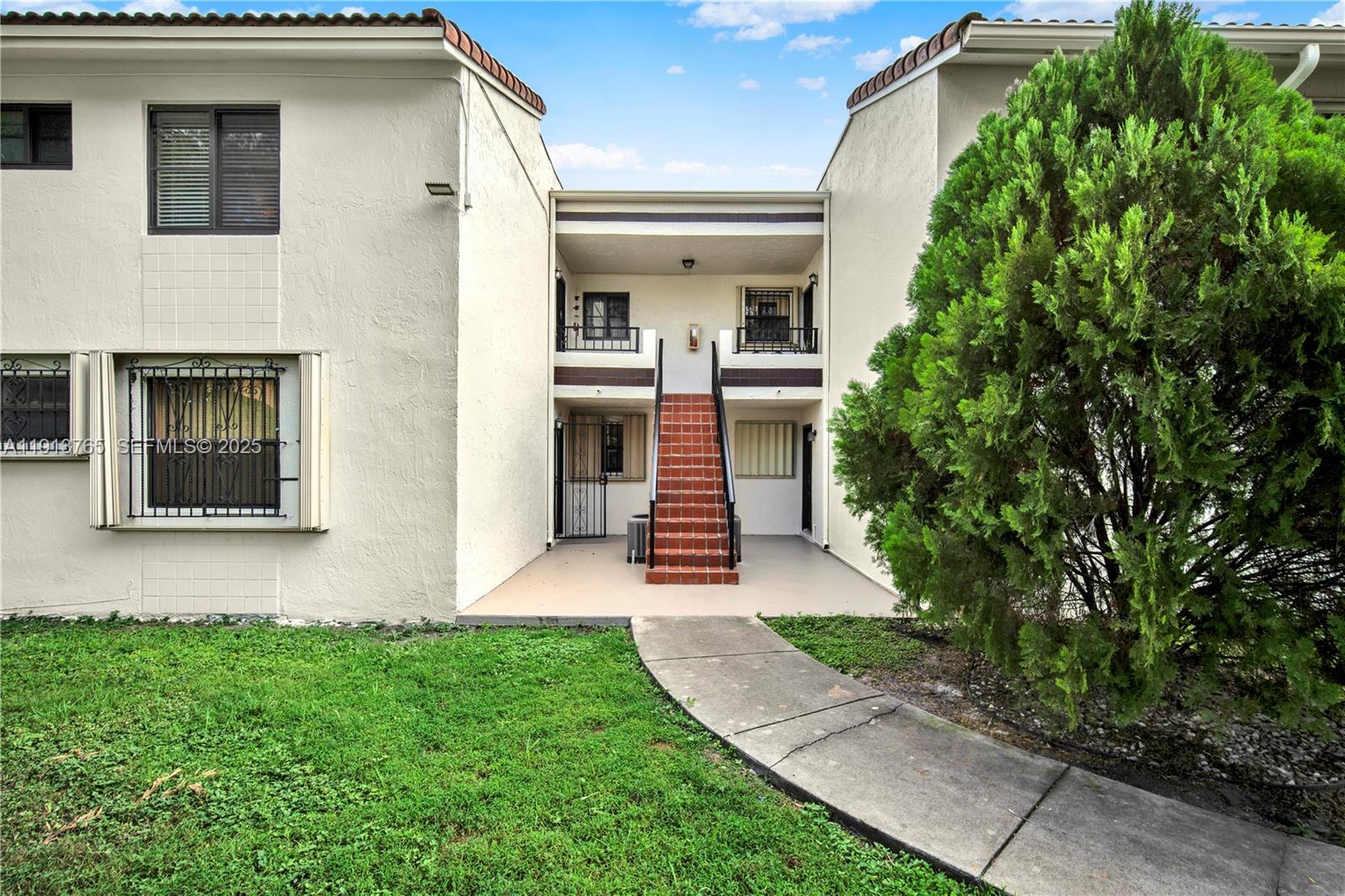 10857 NW 7th St #24-17 photo 1