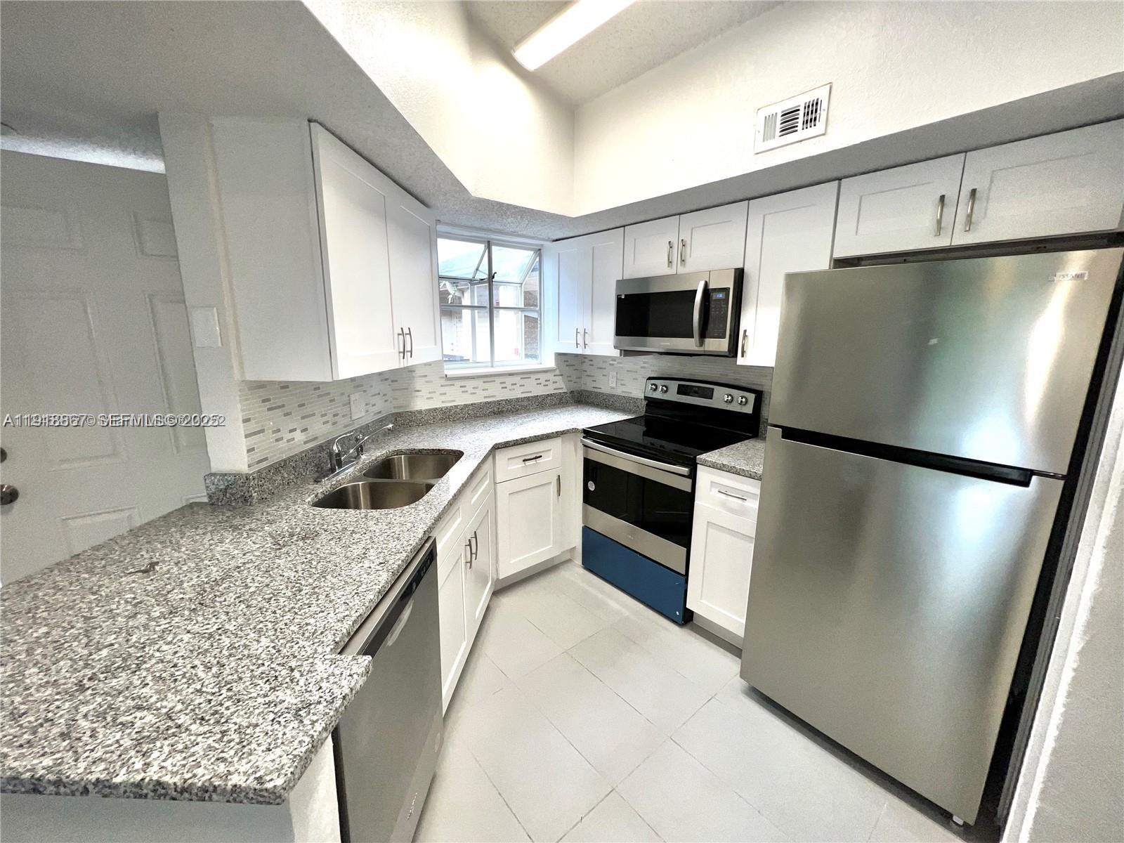 1948 Lake Atriums Circle #124 photo 3